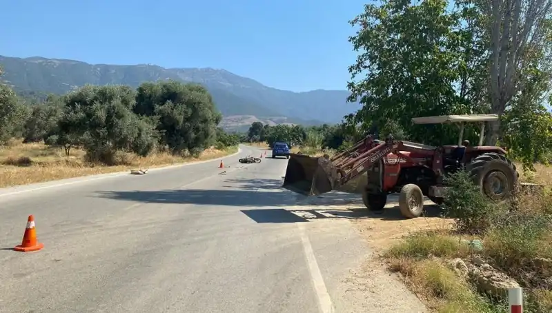İzmir'de Motosiklet Kazası: Genç Sürücü Hayati Tehlike ile Karşı Karşıya