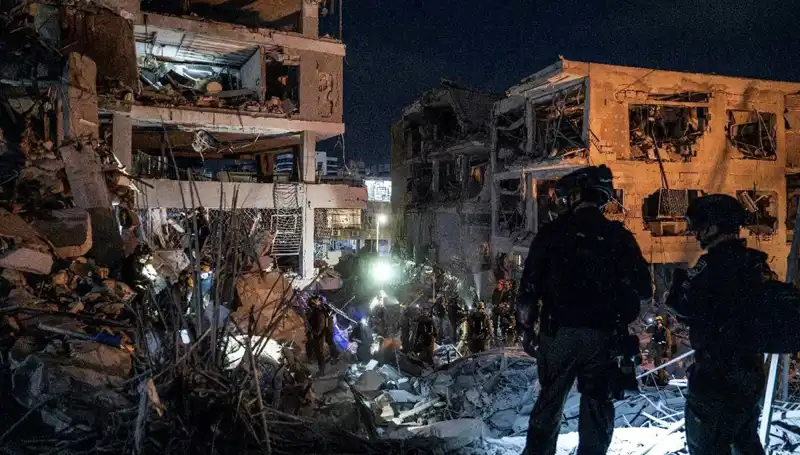 İran, İsrail'e Saldırdığı Binaları Acil Olarak Yıkma Kararı Aldı