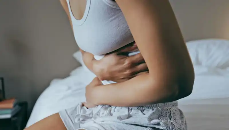 22 Yaşında Bağırsak Kanseri Teşhisi: Görmezden Gelinen Belirtiler Hayatını Değiştirdi