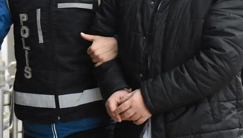 Sosyal Medyada Kadın Profiliyle 500 Milyonluk Dolandırıcılık: 12 Şüpheli Tutuklandı