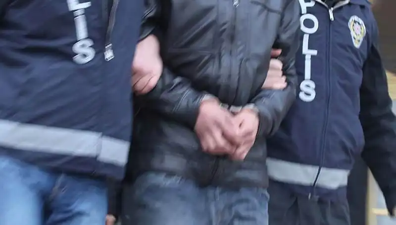 Konya’da Büyük Dolandırıcılık Şebekesi Çökertildi: 13 Kişi Tutuklandı