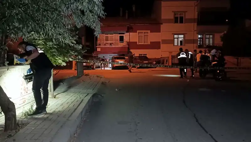 Karaman'da Kanlı Gece: Genç Adam Kız Arkadaşına Saldırdı!