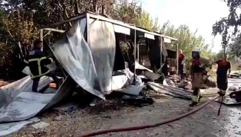 Hatay’da Konteyner Yangını: Yangın Sonrası Panik ve Hasar Tespiti