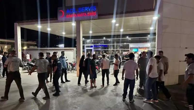Acil Servis Önünde Tekme Tokat Kavga: İnsanlık Haline Şok Eden Olay