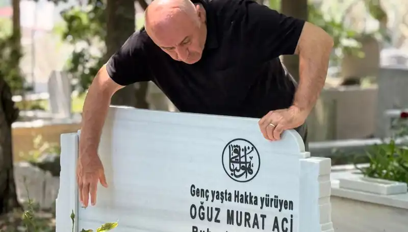 Aci Ailesinin Hüzünlü Babalar Günü: Kaybettikleri Babanın Anısı