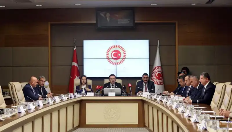 Meclis Kartalkaya Yangın Faciasını Araştırıyor: "Vali Üzülüyor, Ağlama" Sözleri Ne Anlama Geliyor?
