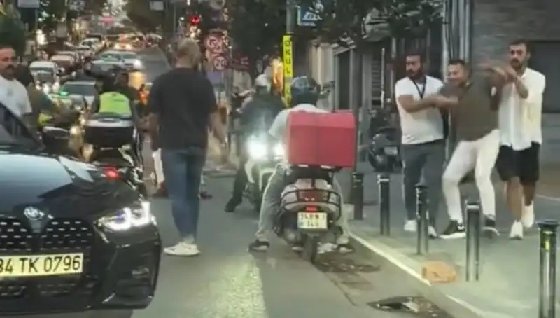 Nişantaşı’nda Trafik Kavgasında Sopalı Gösteri: Kadına Şok Eden Saldırı
