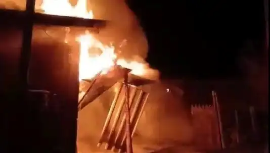 Karabük’te korkunç yangın: İki ev tamamen yanarak küle döndü
