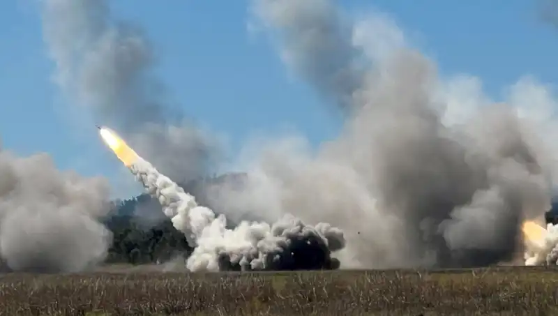Avustralya'nın En Büyük Askeri Tatbikatında Çığır Açan HIMARS Atışı Gerçekleşti