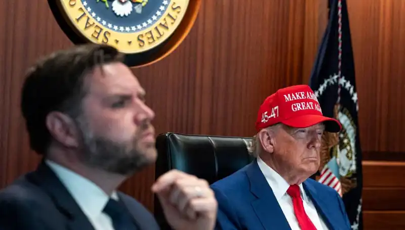 Trump Hakkındaki Azil Tasarısı Reddedildi: Siyasi Tartışmalar Yeniden Alevlendi