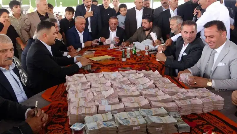 Aşiret Düğününde Geline 1,5 Kilo Altın, Damada 7,5 Milyon TL Taahhüt Edildi!