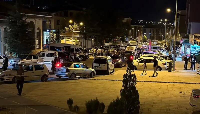 Aileler Arasındaki Kavga: 1 Kişi Ağır Yaralı, 3 Yaralı Var